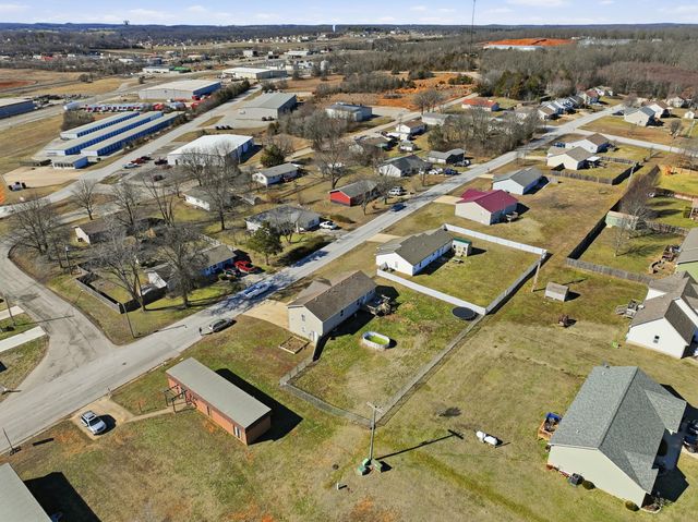 1604 Amy Street, West Plains, MO 65775