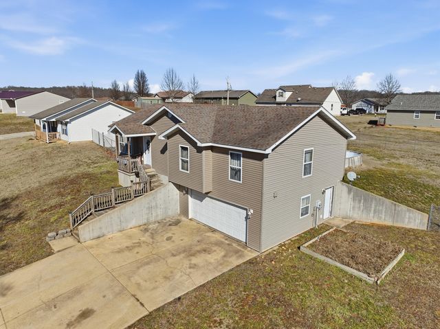 1604 Amy Street, West Plains, MO 65775