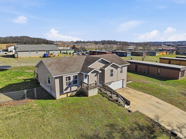 1604 Amy Street, West Plains, MO 65775
