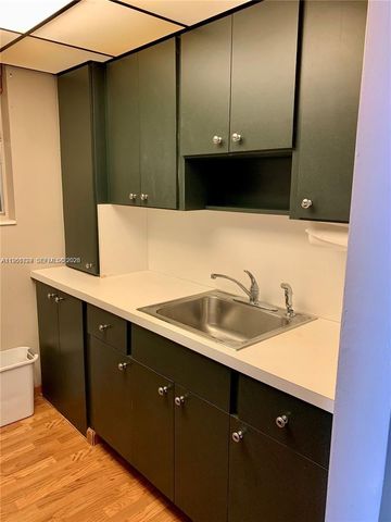 270 NE 191st St 105, Miami, FL 33179