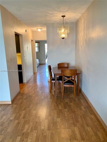 270 NE 191st St 105, Miami, FL 33179