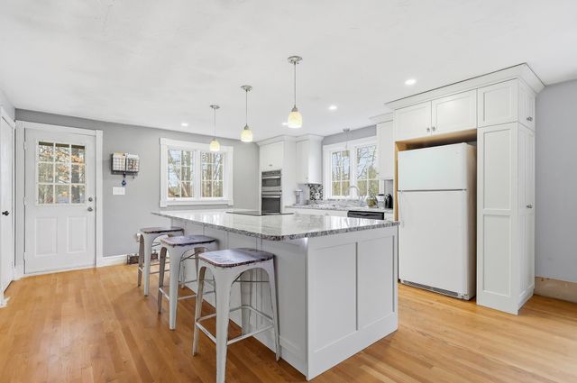 773 Mammoth Road, Pelham, NH 03076