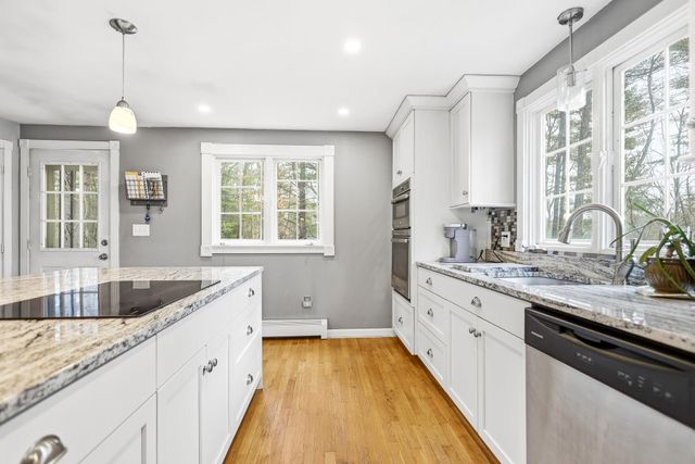 773 Mammoth Road, Pelham, NH 03076