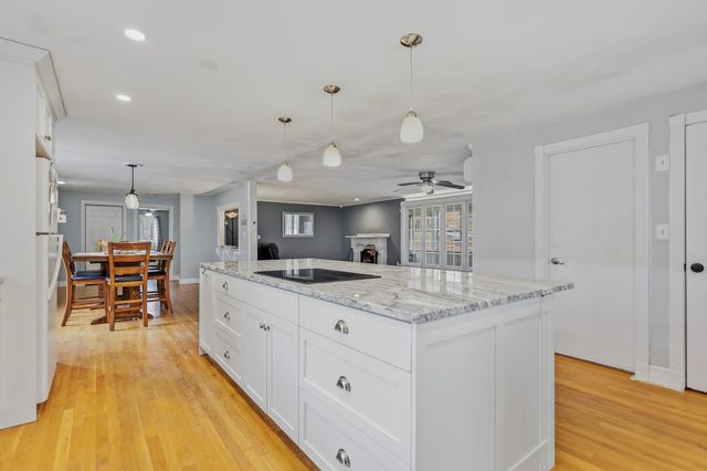 773 Mammoth Road, Pelham, NH 03076
