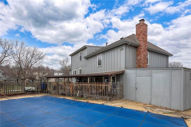 1121 S Stagecoach Place, Olathe, KS 66062