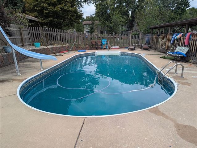 1121 S Stagecoach Place, Olathe, KS 66062