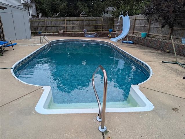 1121 S Stagecoach Place, Olathe, KS 66062