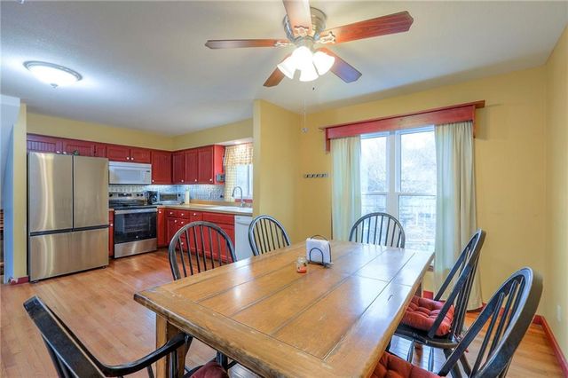 1121 S Stagecoach Place, Olathe, KS 66062