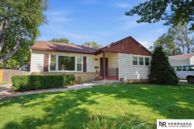 1033 N 76th Street, Omaha, NE 68114