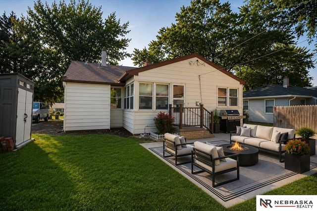 1033 N 76th Street, Omaha, NE 68114