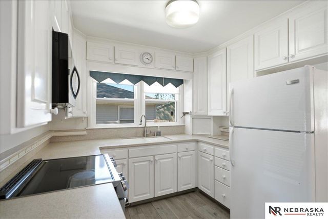 1033 N 76th Street, Omaha, NE 68114