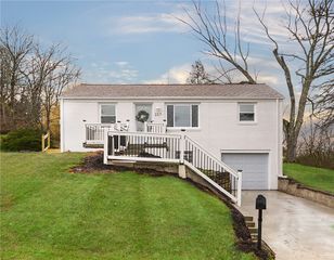 227 Tartline Dr, Shaler, PA 15116