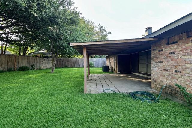 2601 Pebblebrook Street, Arlington, TX 76014