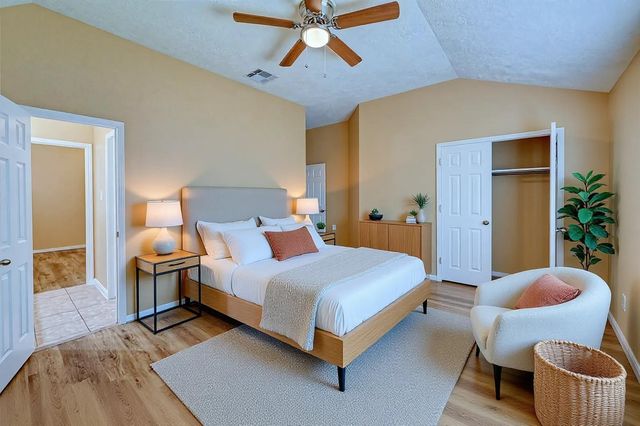 2409 Shorebrook Drive, Pearland, TX 77584