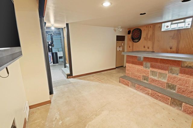 2735 Fox Grove DRIVE, Waterford, WI 53185