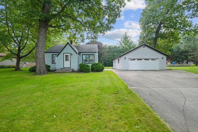2735 Fox Grove DRIVE, Waterford, WI 53185