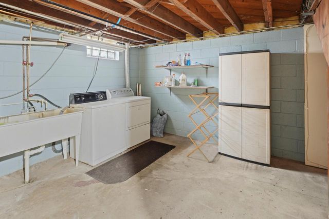 2735 Fox Grove DRIVE, Waterford, WI 53185