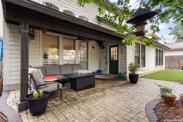 1318 Barton Crk, San Antonio, TX 78258