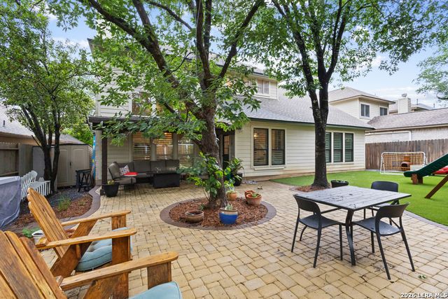 1318 Barton Crk, San Antonio, TX 78258