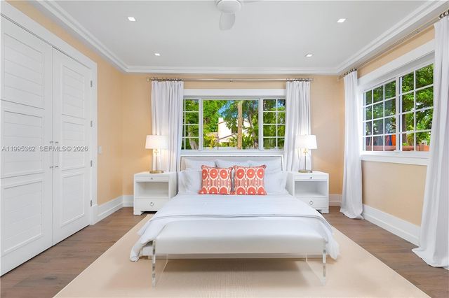 2575 Pine Tree Dr ., Miami Beach, FL 33140