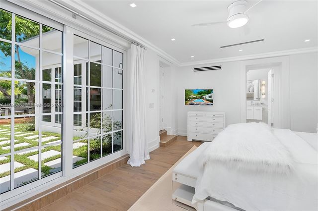 2575 Pine Tree Dr ., Miami Beach, FL 33140