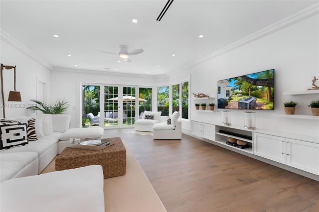 2575 Pine Tree Dr ., Miami Beach, FL 33140