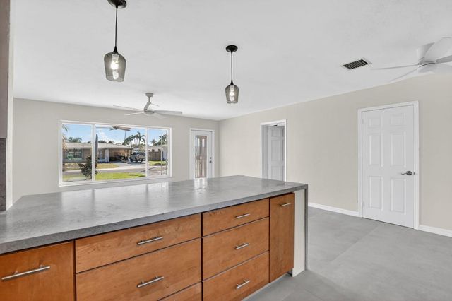 467 NE 31st Street, Boca Raton, FL 33431