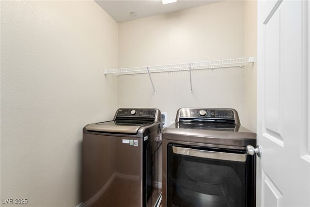 945 Spiracle Avenue, Henderson, NV 89002