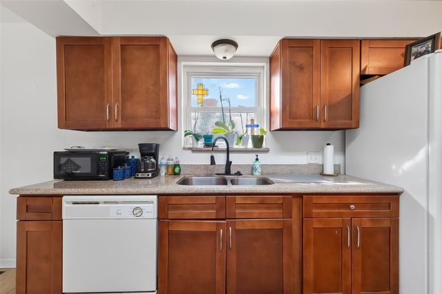 5611 W Airport Boulevard, Houston, TX 77035