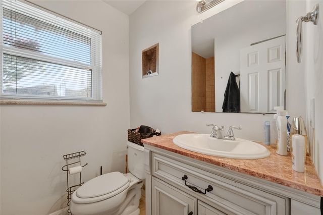 5611 W Airport Boulevard, Houston, TX 77035