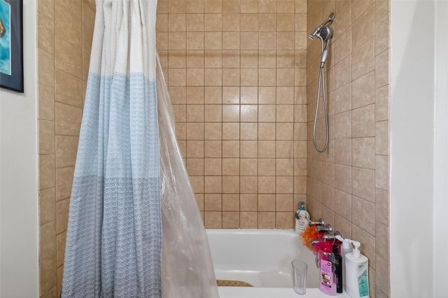 5611 W Airport Boulevard, Houston, TX 77035