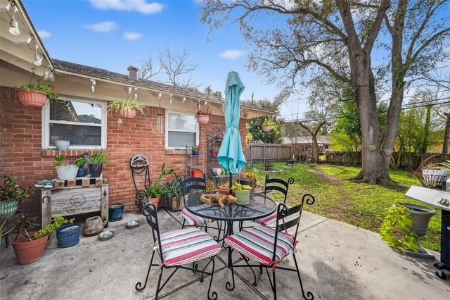 5611 W Airport Boulevard, Houston, TX 77035