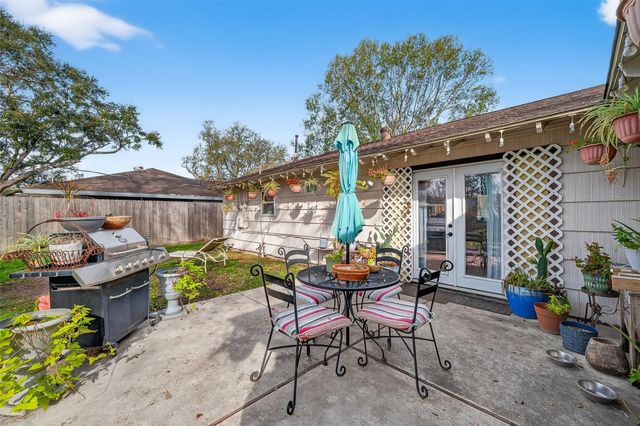 5611 W Airport Boulevard, Houston, TX 77035