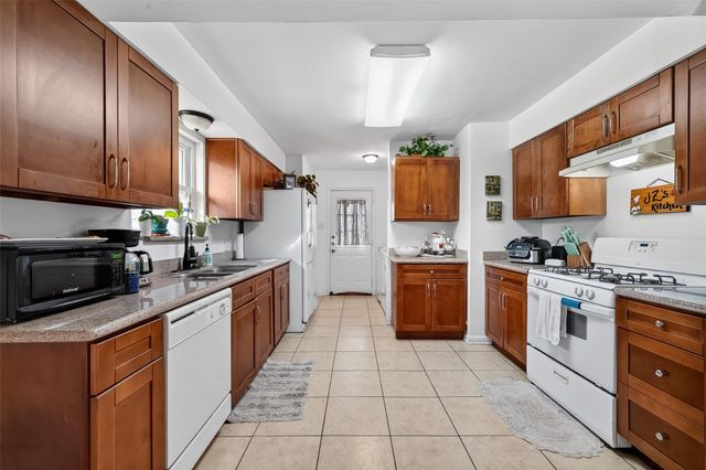 5611 W Airport Boulevard, Houston, TX 77035