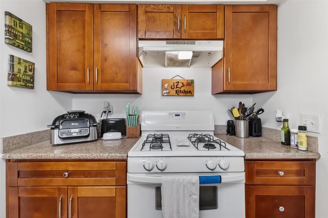 5611 W Airport Boulevard, Houston, TX 77035