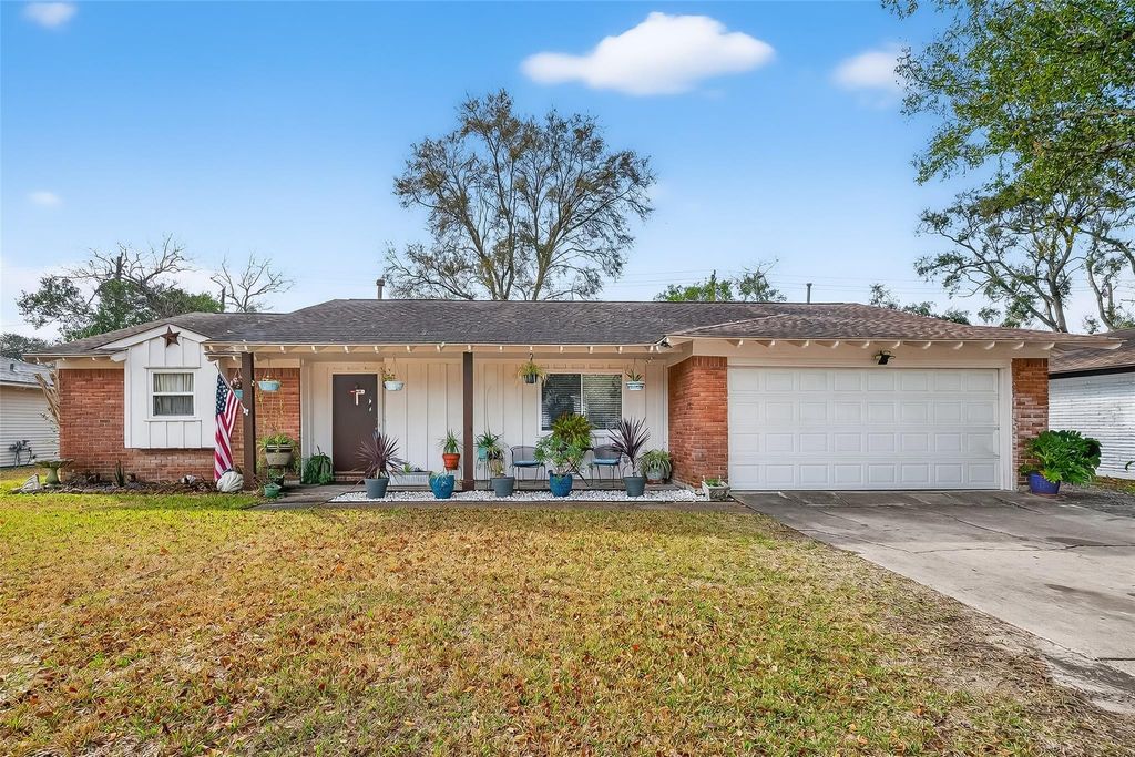 5611 W Airport Boulevard, Houston, TX 77035