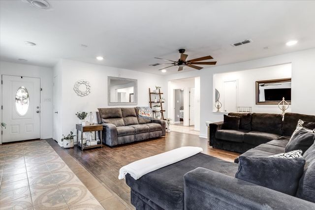 2612 Diver Court, Fort Worth, TX 76119