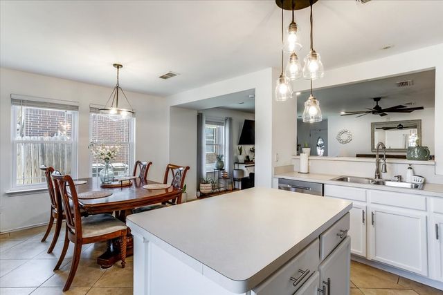 2612 Diver Court, Fort Worth, TX 76119