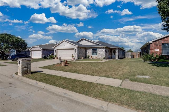 2612 Diver Court, Fort Worth, TX 76119
