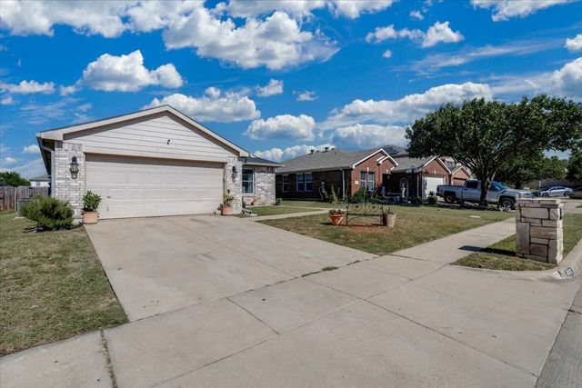 2612 Diver Court, Fort Worth, TX 76119