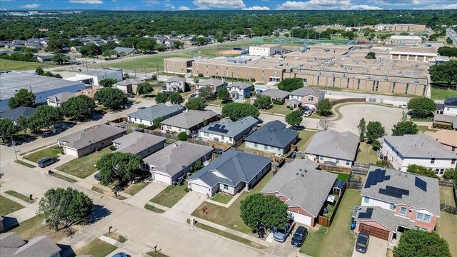 2612 Diver Court, Fort Worth, TX 76119