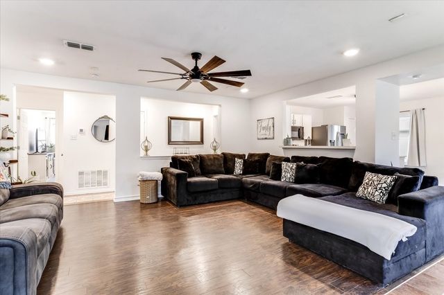 2612 Diver Court, Fort Worth, TX 76119