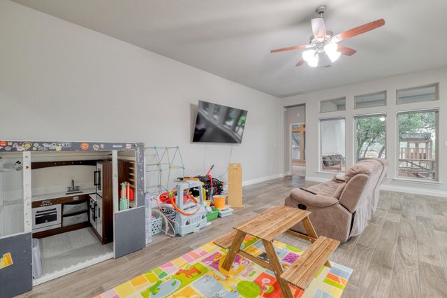 2424 Orchard WAY, Leander, TX 78641