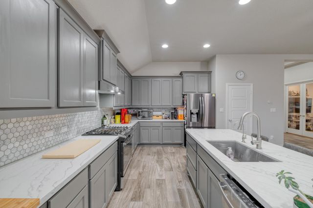 2424 Orchard WAY, Leander, TX 78641