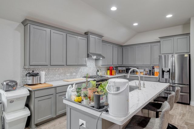 2424 Orchard WAY, Leander, TX 78641