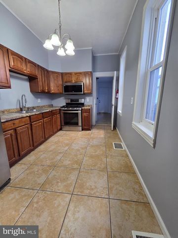 537 WINDSOR ST, Reading, PA 19601