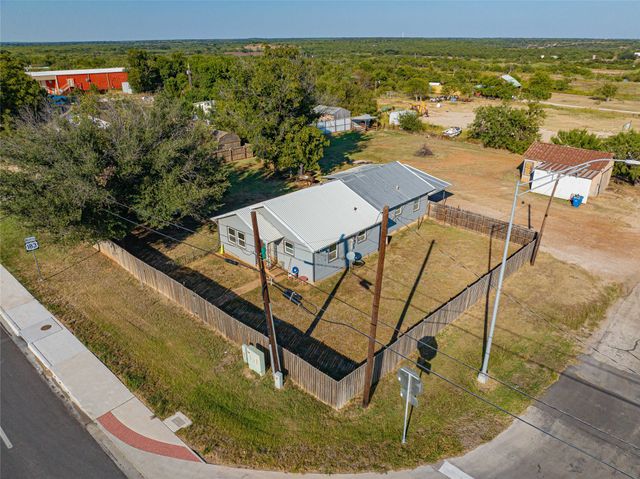 844 N US Highway 183, Breckenridge, TX 76424