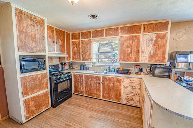 844 N US Highway 183, Breckenridge, TX 76424