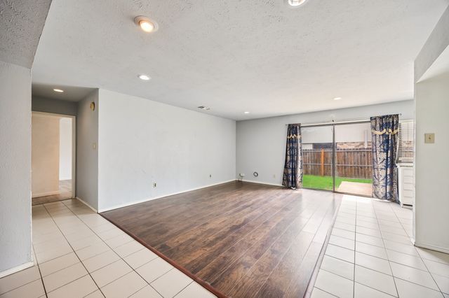 2933 Silverdale Lane, Garland, TX 75044