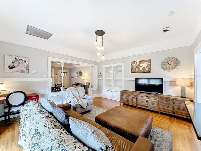 311 S CENTRAL AVENUE, Umatilla, FL 32784